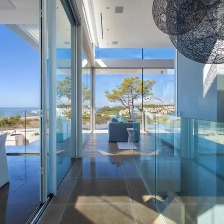 Sleeps 10 Pool Air Con T480243 * Vale do Lobo