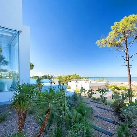 Villa Sleeps 10 Pool Air Con T480243